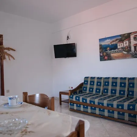 Maxis 4 Apartamento Koróni